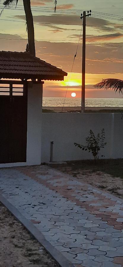 Poovar Sea View Rooms And Boating Family & Couple Only Εξωτερικό φωτογραφία