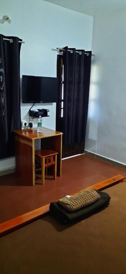 Poovar Sea View Rooms And Boating Family & Couple Only Εξωτερικό φωτογραφία